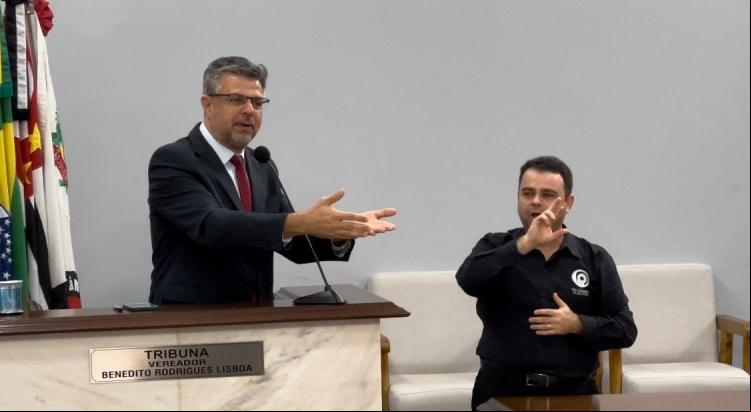 Vereador ocupou a tribuna da Câmara para se manifestar contra o aumento de IPTU