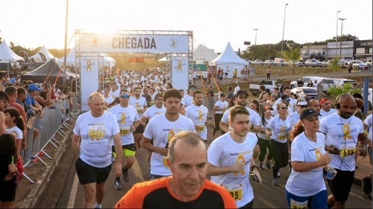 Corredores se preparam para o Maio Amarelo Running, que une esporte e conscientização no trânsito; novas vagas foram abertas para a corrida e caminhada que acontecem no dia 17, na Mata do Saci.