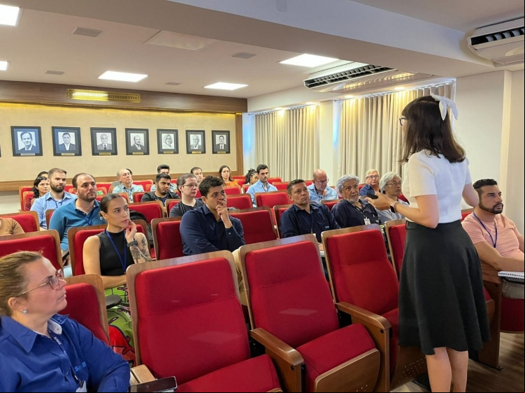Servidores do Semae participam de palestra promovida pelo Riopretoprev sobre direitos e deveres previdenciários no início da carreira pública.