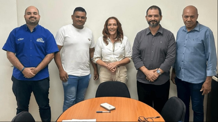 Aulas do projeto "Mãos à Obra” oferecem formação gratuita em pintura imobiliária para jovens e adultos em Rio Preto.