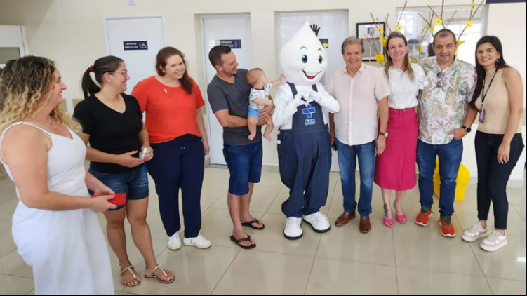  Para se vacinar, basta apresentar documento de identificação e carteira de vacinação.