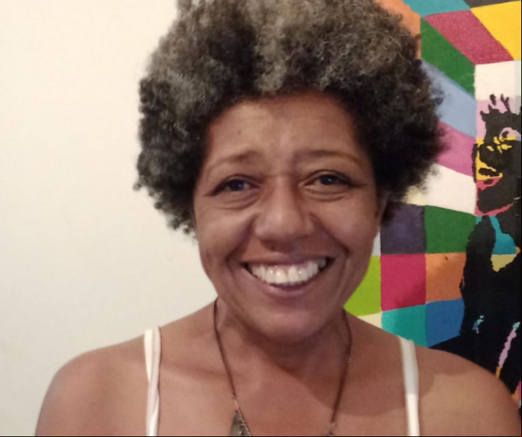Meire Santos Ã© uma das mulheres incluÃ­das nos 56,1% da populaÃ§Ã£o preta, segundo dados do IBGE/2022, cuja origem remonta ao ado de um Brasil de pretos escravizados (sua bisavÃ³ materna)