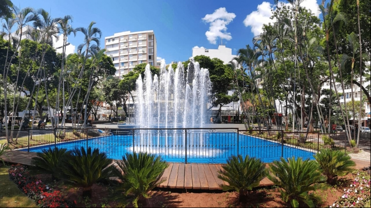 Ação do Balcão de Empregos levará mais de mil oportunidades ao Calçadão neste sábado. Atendimento e confecção de currículos gratuitos na Praça Rui Barbosa.