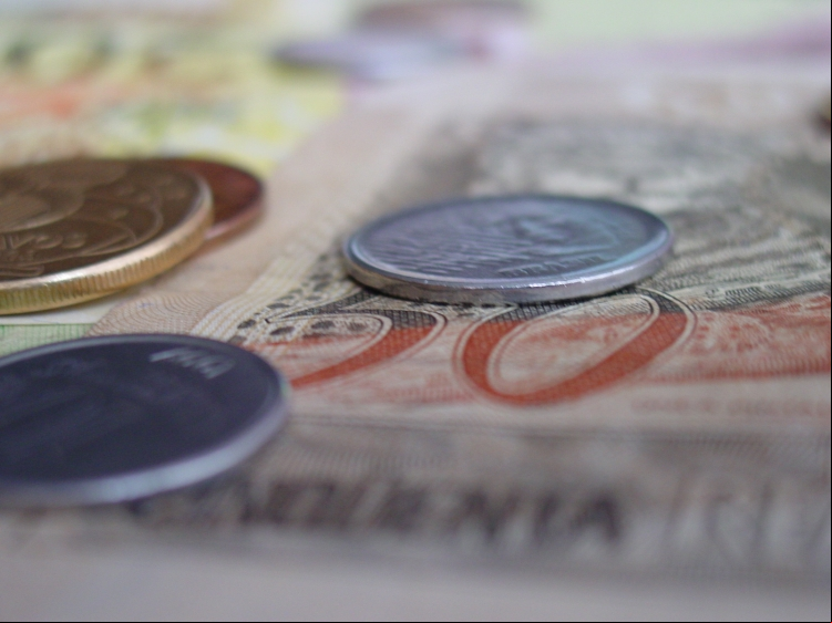 Os brasileiros ainda têm, no total, R$ 7,17 bilhões em dinheiro esquecido, que pode ser recuperado pelo SVR (Sistema de Valores a Receber) do Banco Central.