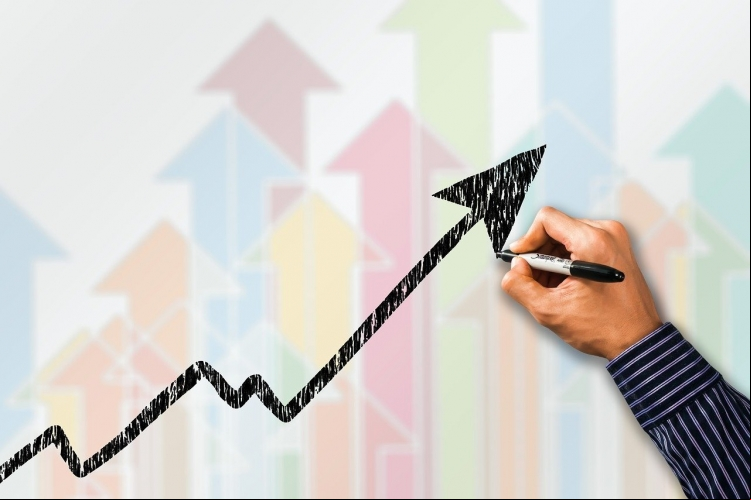 Os economistas voltaram a subir a expectativa de crescimento da economia brasileira neste ano. 
