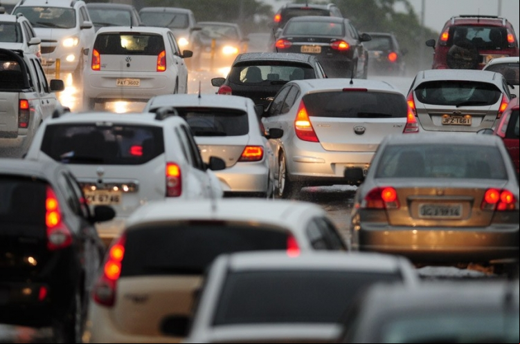 A partir de segunda-feira (2), proprietários de 27 milhões veículos licenciados em São Paulo poderão conferir os valores do IPVA (Imposto sobre a Propriedade de Veículos Automotores) 2023 pela rede bancária.